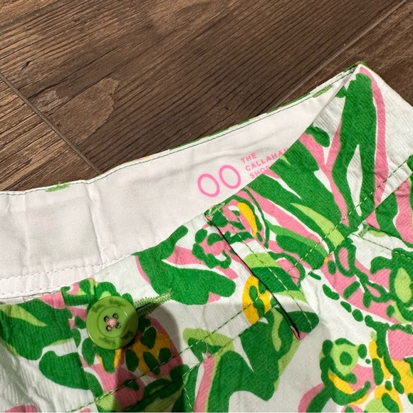 Lilly Pulitzer Green/Pink Callahan‎ Shorts Size 00 - Picture 3 of 5